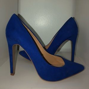 Suede pumps